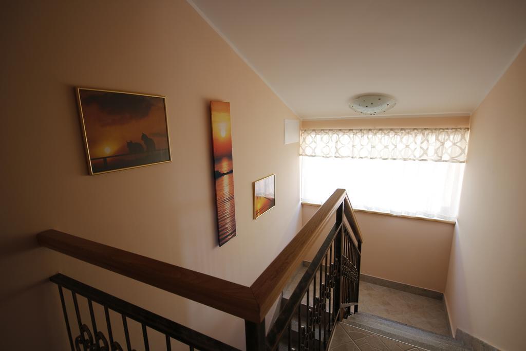 Aparthotel Viola Pjescana Uvala Exterior foto