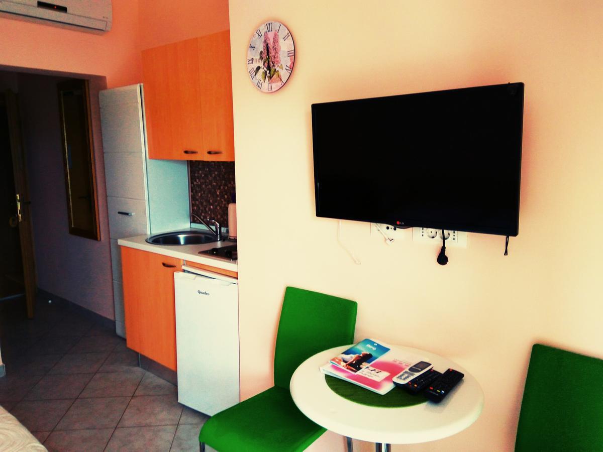 Aparthotel Viola Pjescana Uvala Exterior foto