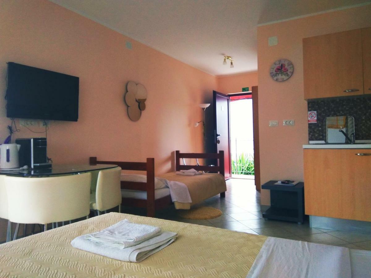 Aparthotel Viola Pjescana Uvala Exterior foto