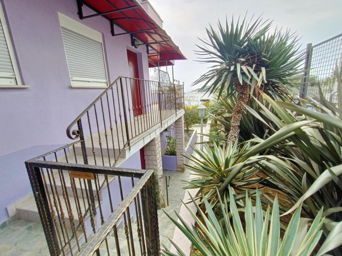 Aparthotel Viola Pjescana Uvala Exterior foto